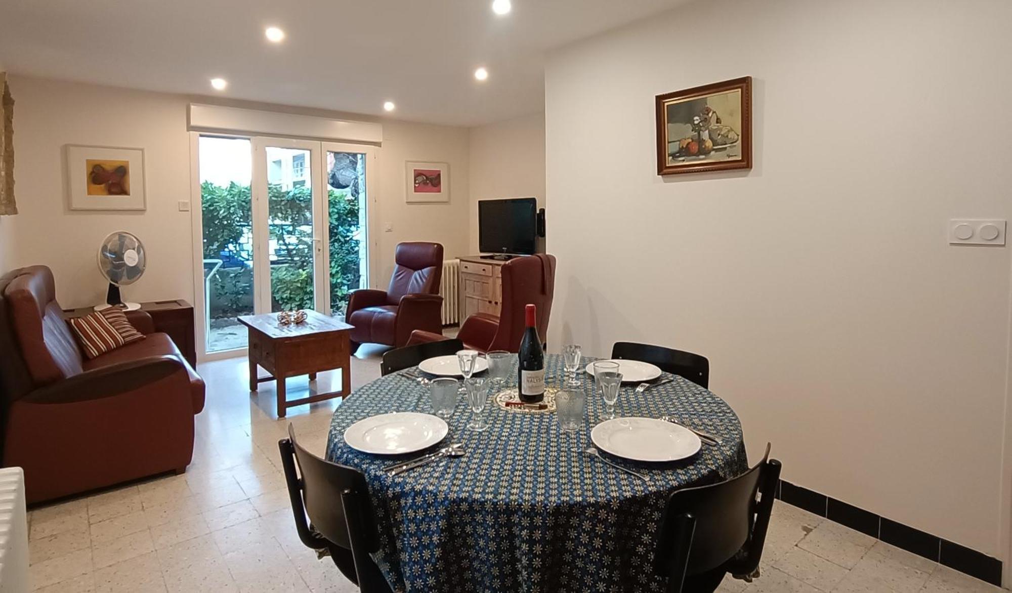 Grand Appartement, 2 Chambres Et Jardin 님 외부 사진
