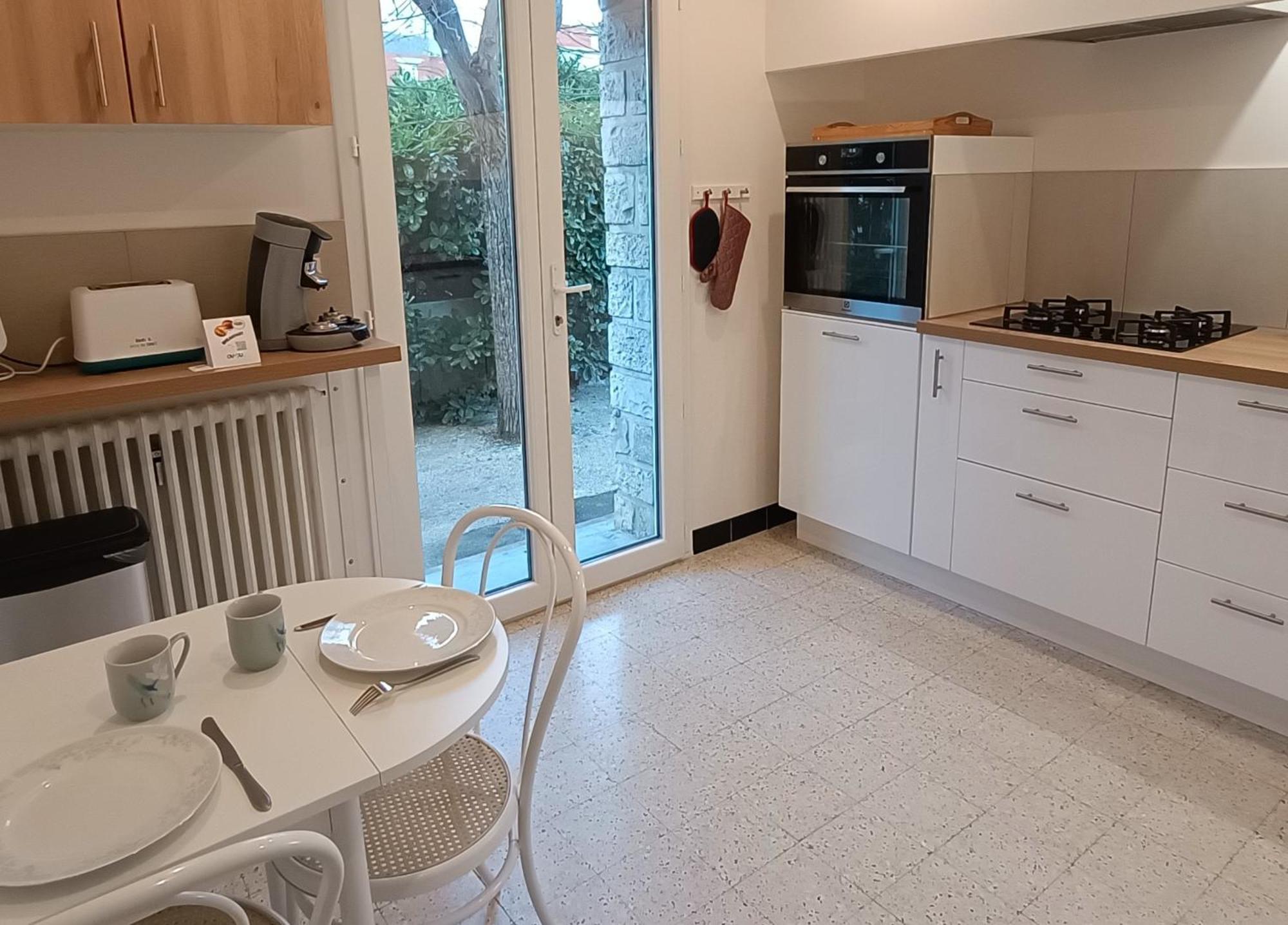 Grand Appartement, 2 Chambres Et Jardin 님 외부 사진
